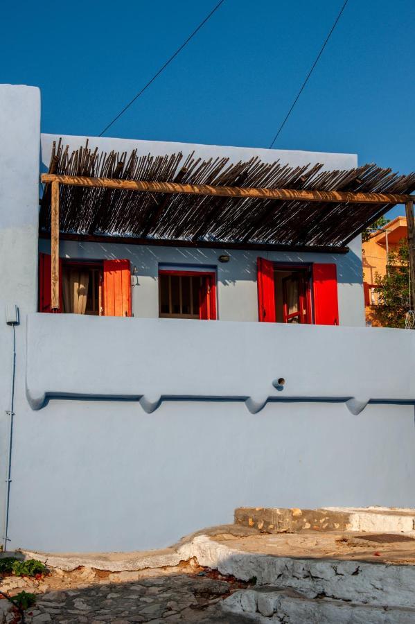 Atlantis Houses Chalki Town ภายนอก รูปภาพ