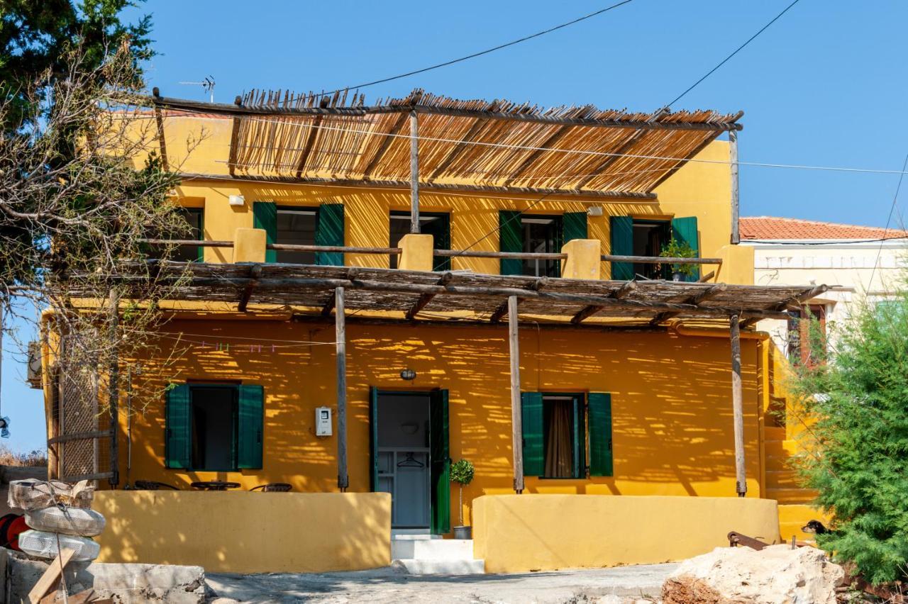 Atlantis Houses Chalki Town ภายนอก รูปภาพ