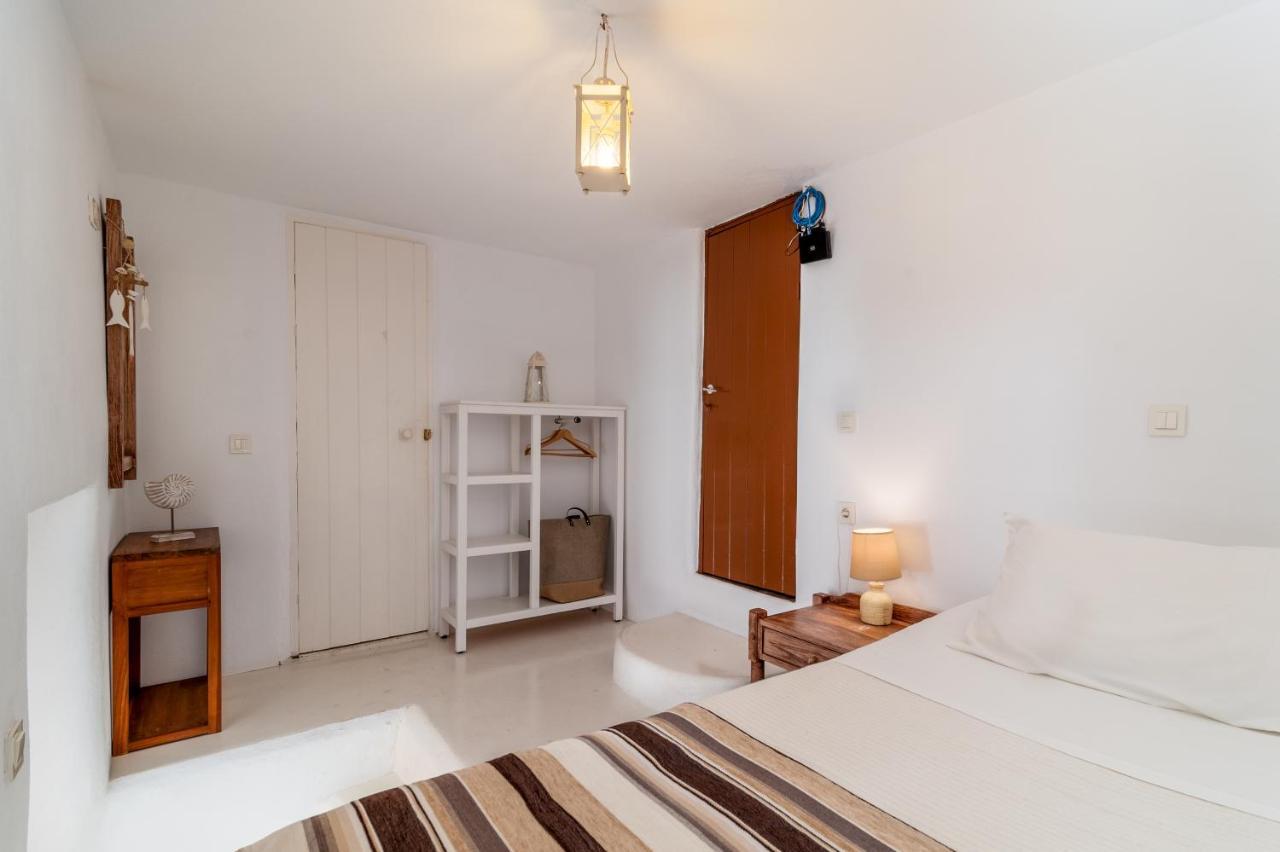 Atlantis Houses Chalki Town ภายนอก รูปภาพ