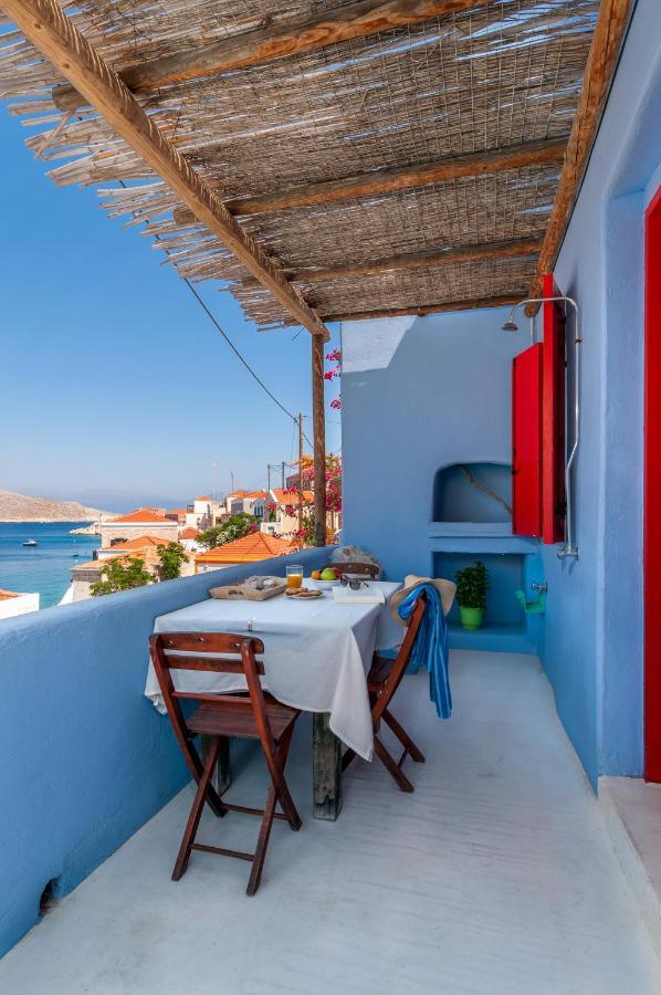 Atlantis Houses Chalki Town ภายนอก รูปภาพ