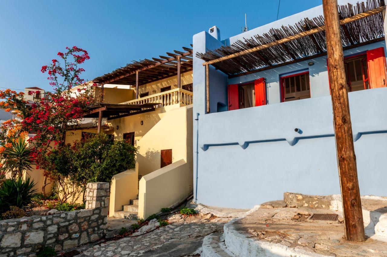 Atlantis Houses Chalki Town ภายนอก รูปภาพ