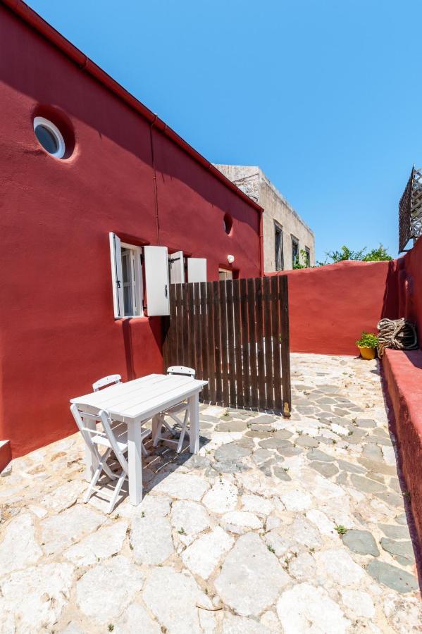 Atlantis Houses Chalki Town ภายนอก รูปภาพ