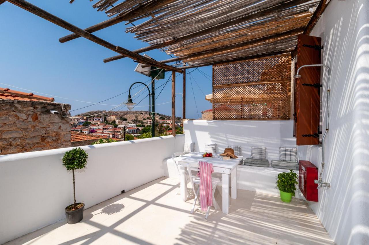 Atlantis Houses Chalki Town ภายนอก รูปภาพ