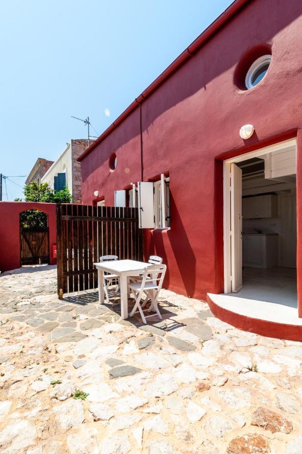Atlantis Houses Chalki Town ภายนอก รูปภาพ