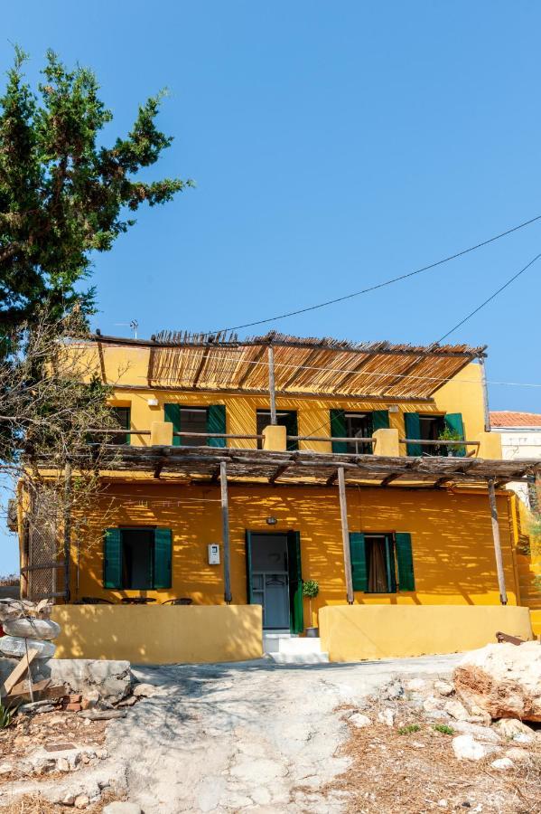 Atlantis Houses Chalki Town ภายนอก รูปภาพ