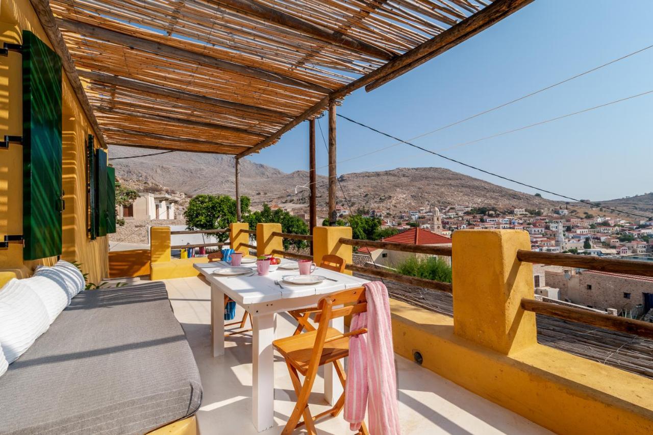 Atlantis Houses Chalki Town ภายนอก รูปภาพ