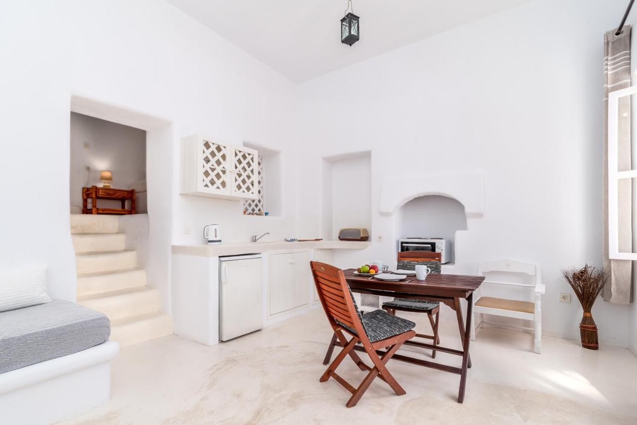 Atlantis Houses Chalki Town ภายนอก รูปภาพ