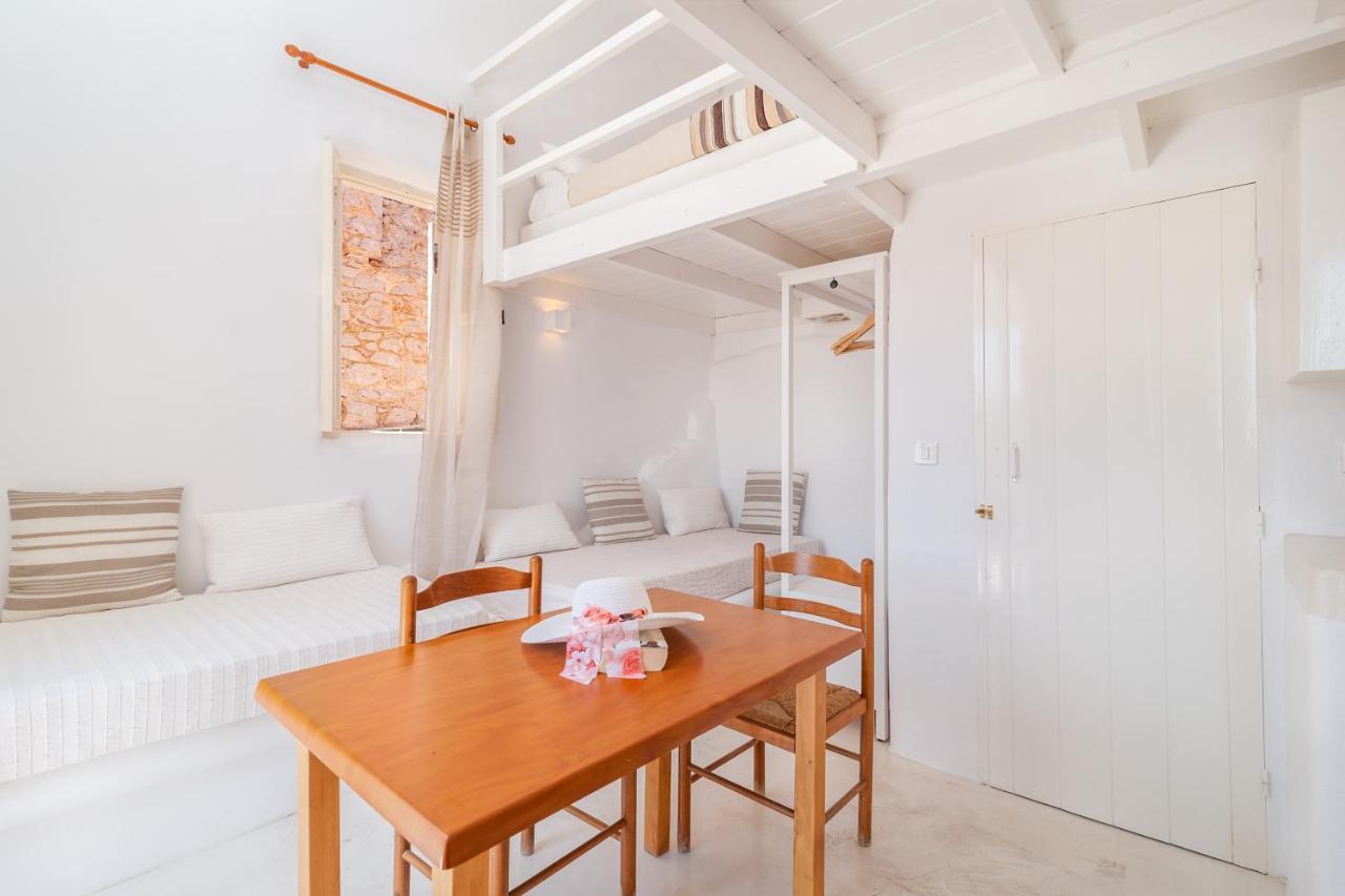 Atlantis Houses Chalki Town ภายนอก รูปภาพ