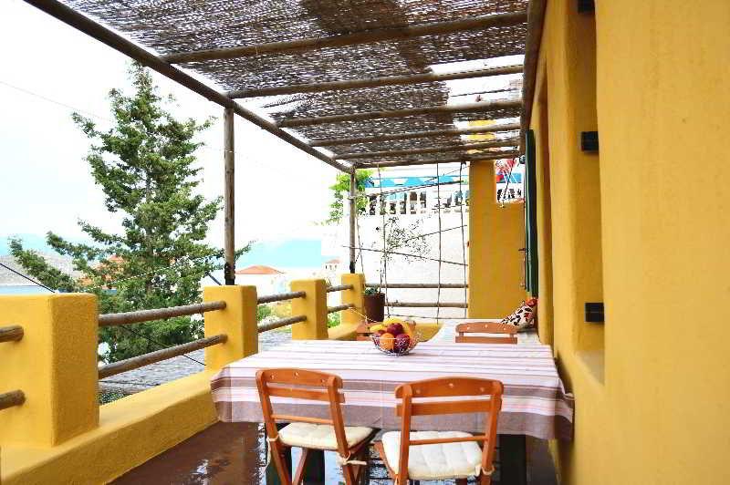 Atlantis Houses Chalki Town ภายนอก รูปภาพ