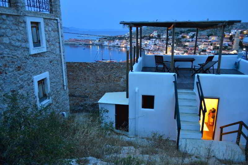 Atlantis Houses Chalki Town ภายนอก รูปภาพ