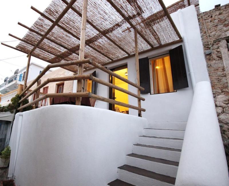 Atlantis Houses Chalki Town ภายนอก รูปภาพ